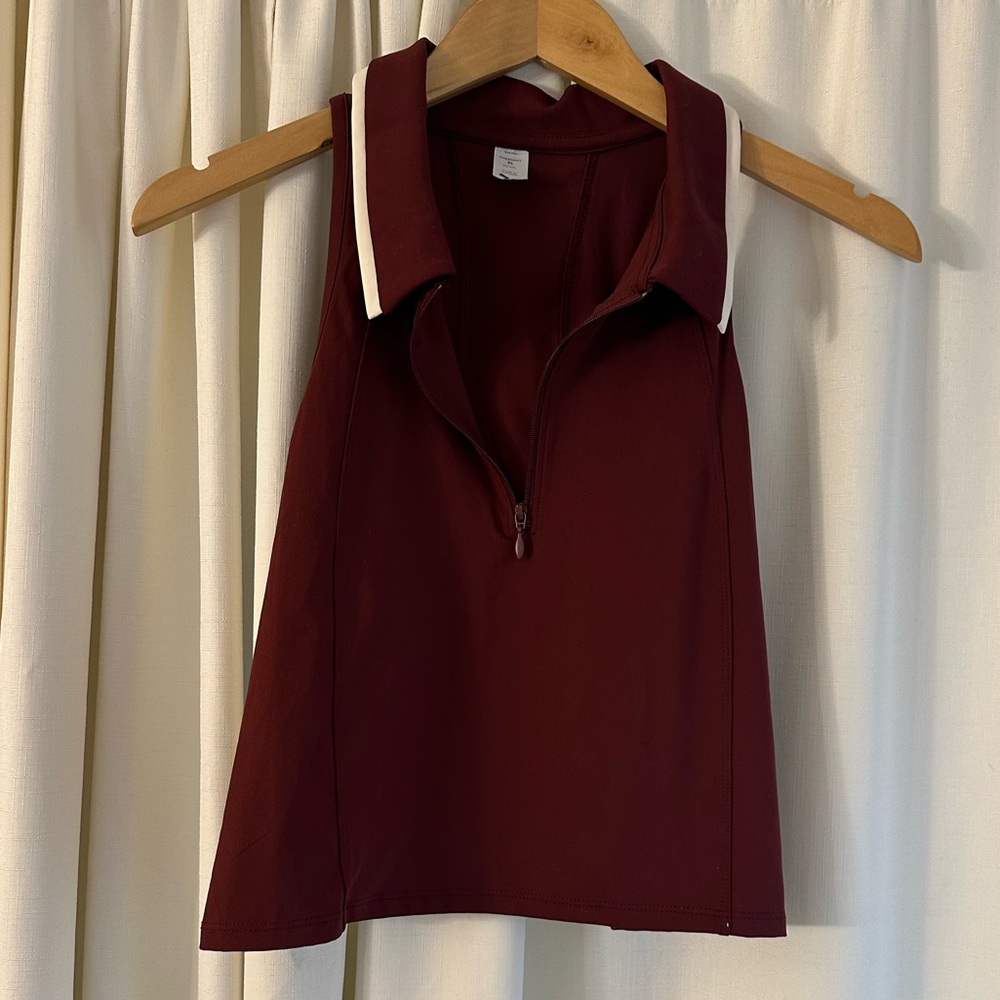 Old navy top - Picture 1 of 7